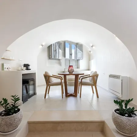 La Madeleine Oia (Santorini)